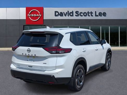 Used 2026 Nissan Rogue SV AWD/4WD image 7