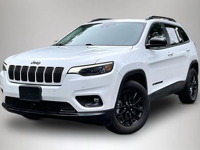 Used 2023 Jeep Cherokee Altitude Lux