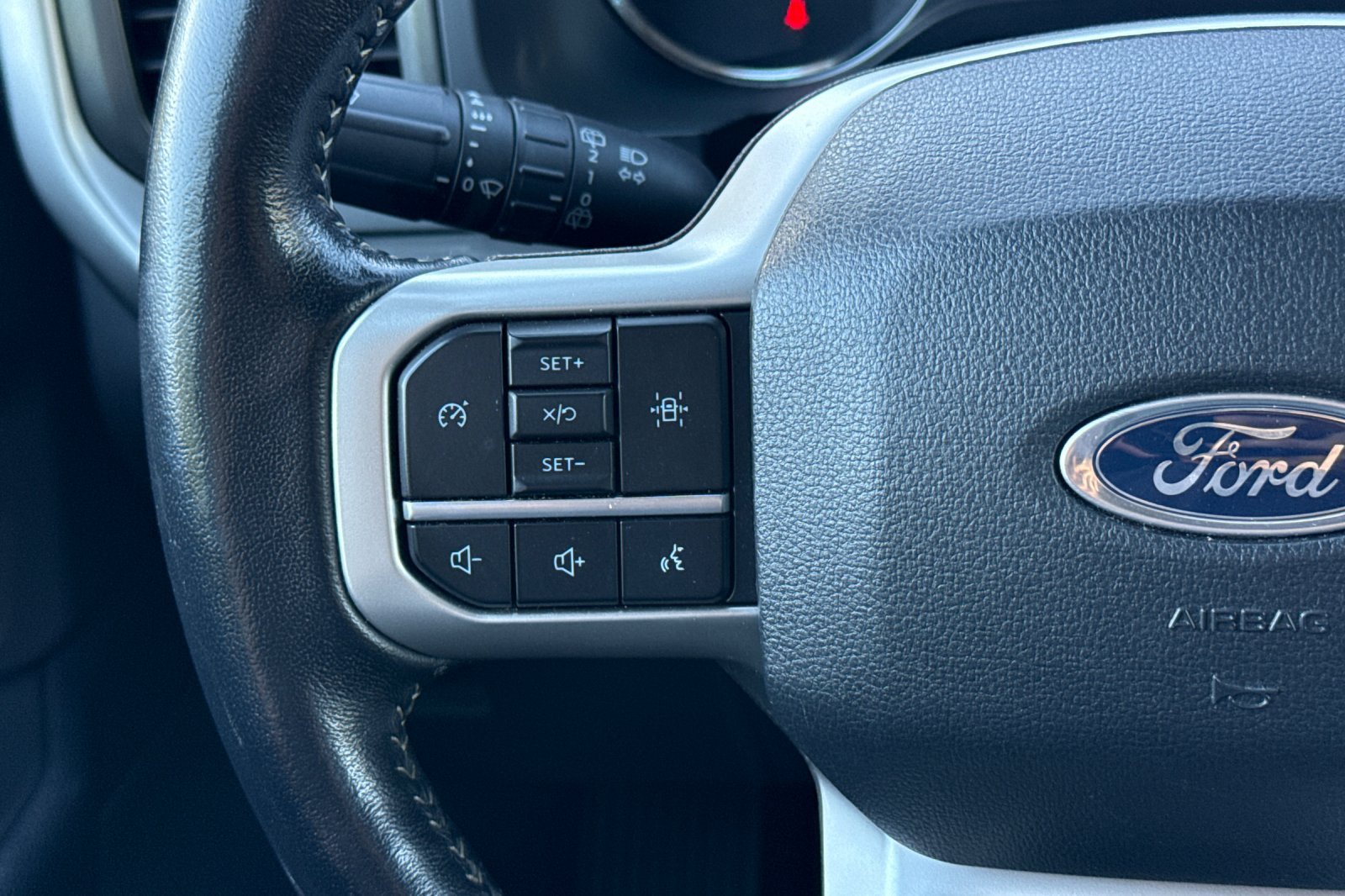 Used 2024 Ford Expedition XLT AWD/4WD image 32