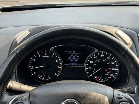 Used 2019 Nissan Pathfinder SL AWD/4WD image 19