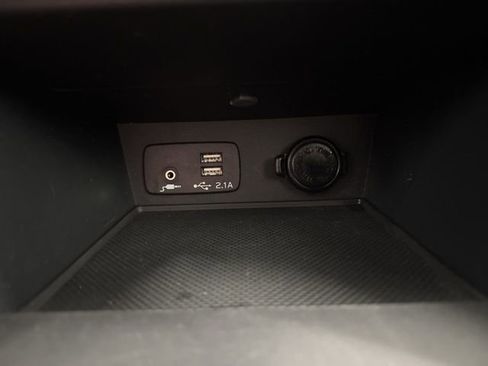 Used 2022 Subaru Crosstrek 2.5i Sport w/ Moonroof Package image 37