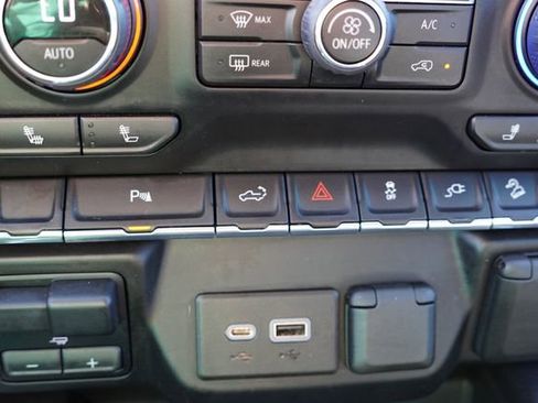 Used 2022 Chevrolet Silverado 1500 LT Trail Boss w/ LT Trail Boss Premium Package image 26