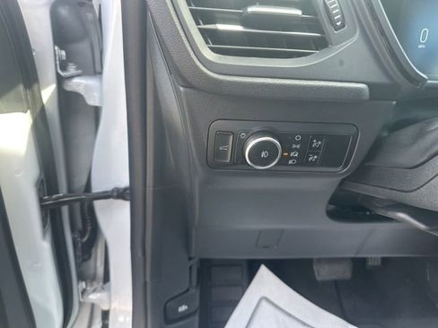 Used 2025 Ford Escape ST-Line Select AWD/4WD image 18