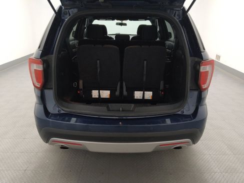 Used 2017 Ford Explorer XLT AWD/4WD image 29