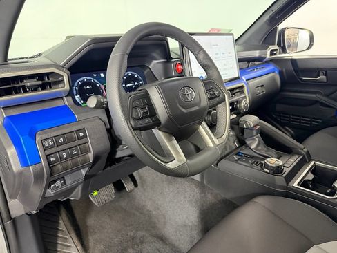 Used 2025 Toyota Tacoma TRD Off-Road AWD/4WD image 20