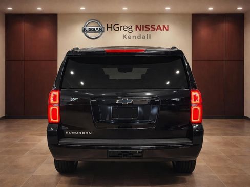 Used 2020 Chevrolet Suburban LT w/ LT Midnight Edition RWD image 6