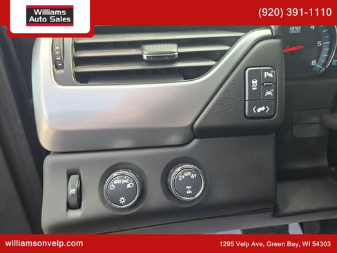 Used 2018 Chevrolet Suburban LT image 20