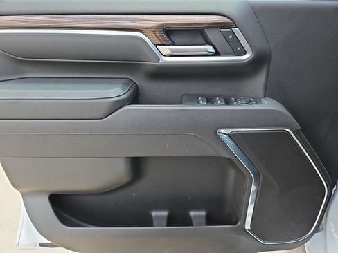 Used 2025 Chevrolet Silverado 2500 LT w/ Safety Package AWD/4WD image 12
