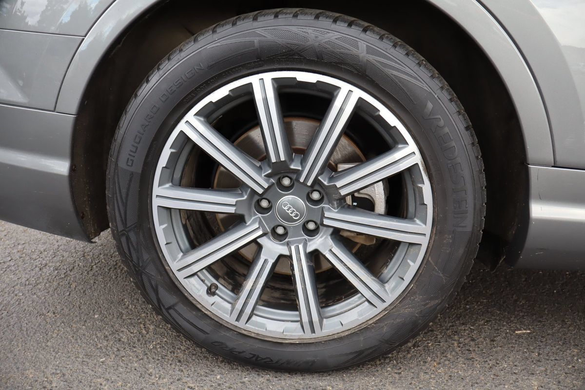 Used 2017 Audi Q7 3.0T Prestige AWD/4WD image 46