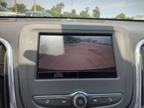 Used 2022 Chevrolet Equinox LT image 11