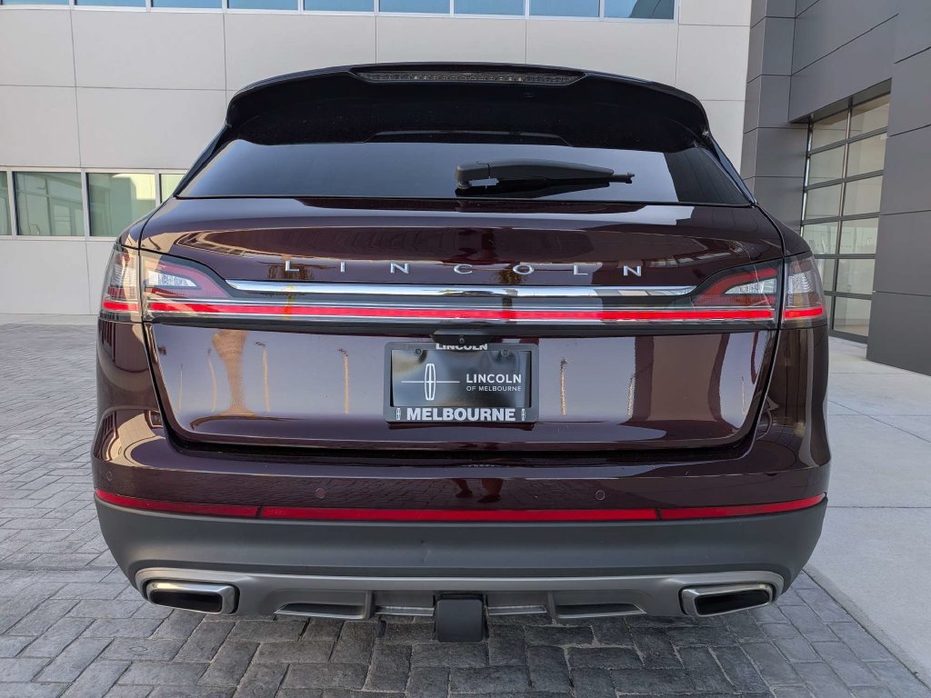 Used 2023 Lincoln Nautilus Reserve w/ Equipment Group 202A AWD/4WD image 4