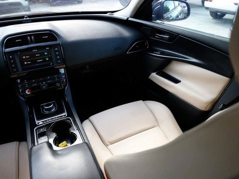 Used 2017 Jaguar XE image 46