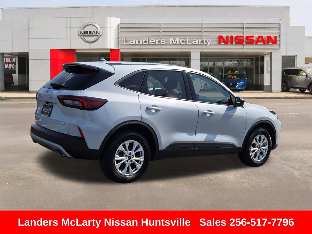 Used 2025 Ford Escape Active AWD/4WD image 3