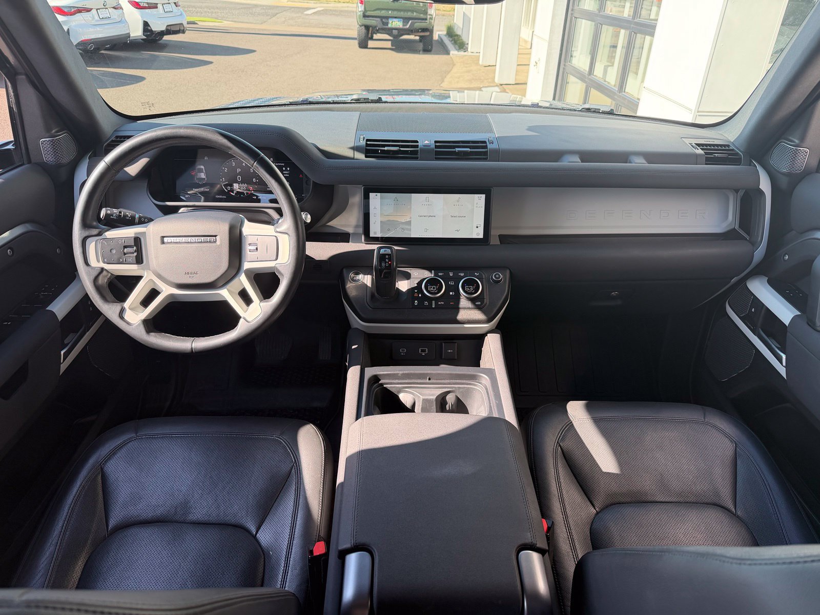 Used 2023 Land Rover Defender 110 SE AWD/4WD image 5