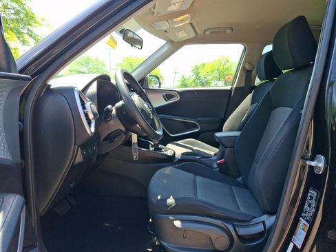 Used 2020 Kia Soul LX FWD image 15