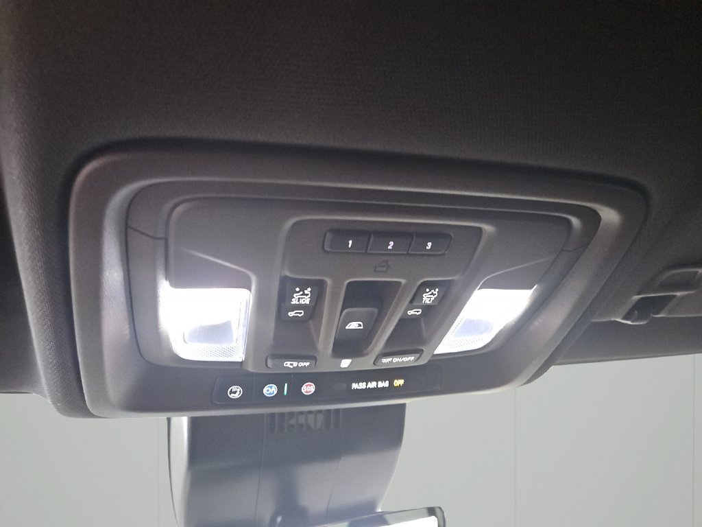 Used 2023 GMC Sierra 1500 Denali w/ Denali Reserve Package AWD/4WD image 25