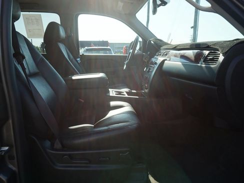 Used 2014 GMC Yukon XL SLT AWD/4WD image 23