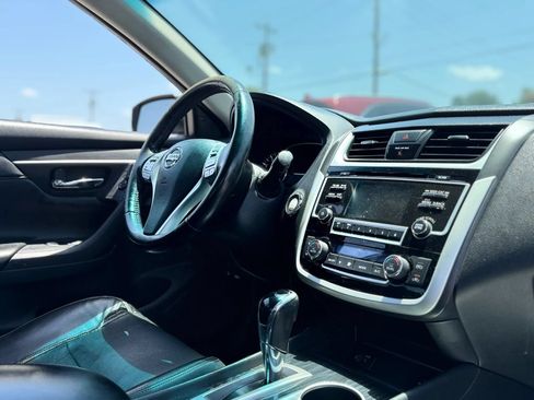 Used 2018 Nissan Altima 2.5 SL FWD image 31