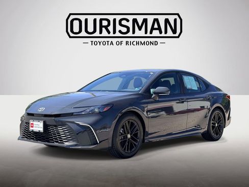 Certified 2025 Toyota Camry SE FWD image 24
