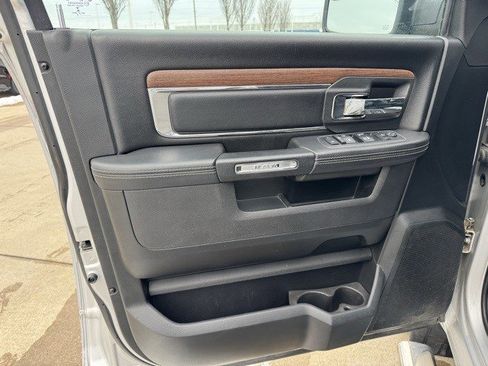 Used 2018 RAM 1500 Laramie image 8