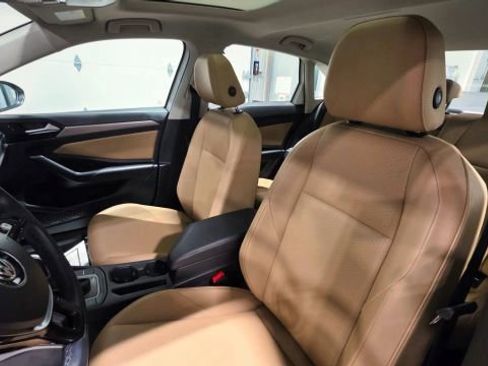 Used 2019 Volkswagen Jetta R-Line image 10