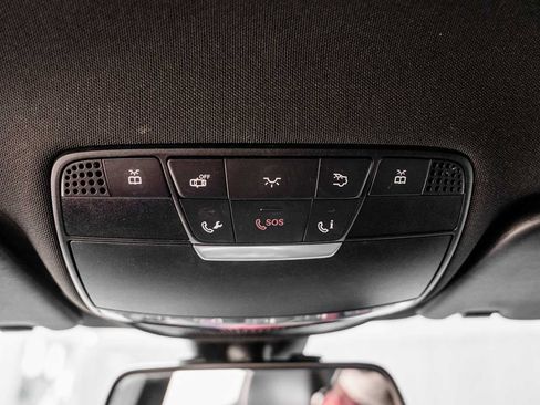 Used 2018 Mercedes-Benz GLC 350e 4MATIC image 29