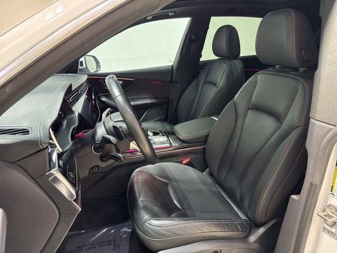 Used 2019 Audi Q8 Prestige w/ Adaptive Chassis Package image 13