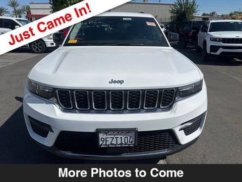 Certified 2023 Jeep Grand Cherokee Laredo w/ Luxury Tech Group I AWD/4WD image 9