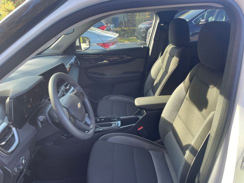 Used 2025 Chevrolet TrailBlazer LT image 24