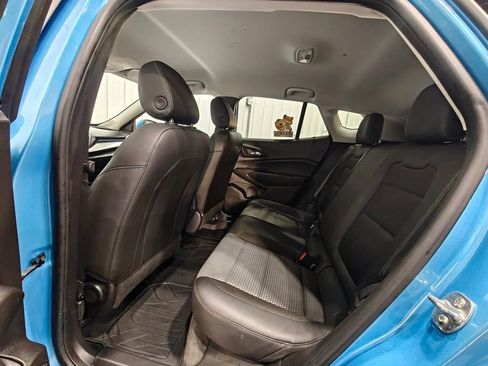 Used 2025 Chevrolet Trax LT image 24