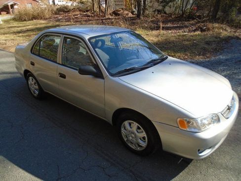 Used 2002 Toyota Corolla CE image 3