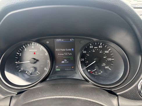 Used 2018 Nissan Rogue SV AWD/4WD image 23