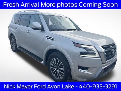 Used 2024 Nissan Armada SL w/ Captain's Chairs Package image 9