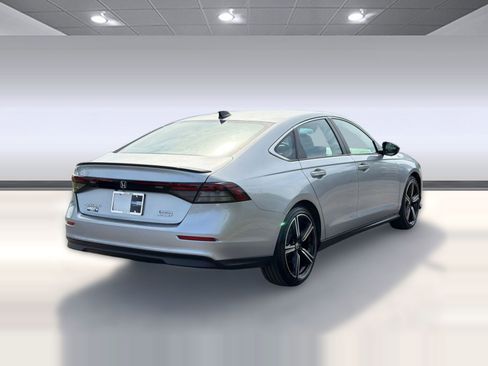 Used 2024 Honda Accord Sport image 9