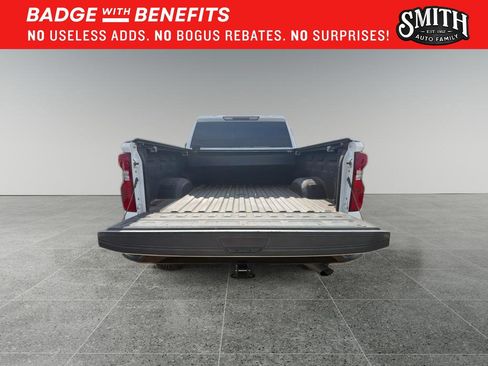 Used 2022 Chevrolet Silverado 2500 Custom w/ Custom Value Package AWD/4WD image 6