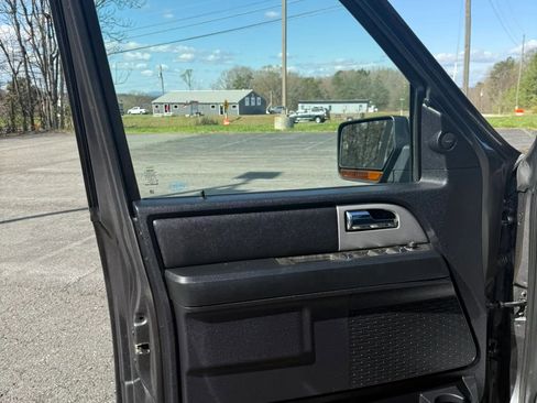 Used 2016 Ford Expedition EL Limited w/ Equipment Group 301A image 18