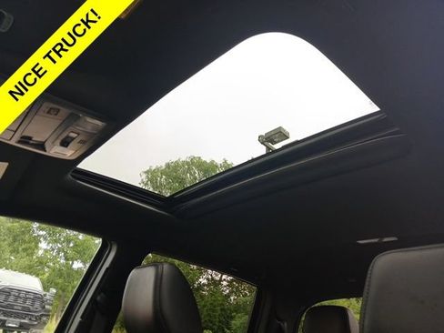Used 2022 Toyota Tacoma TRD Sport w/ TRD Premium Sport Package AWD/4WD image 15