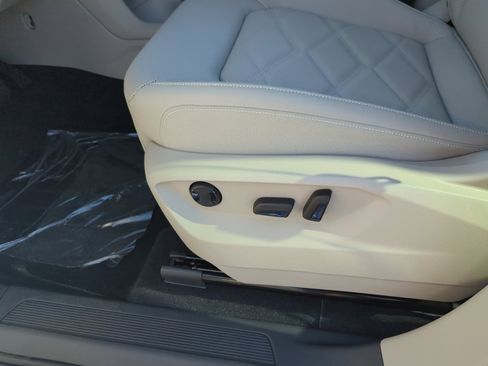 New 2026 Volkswagen Atlas SE image 14