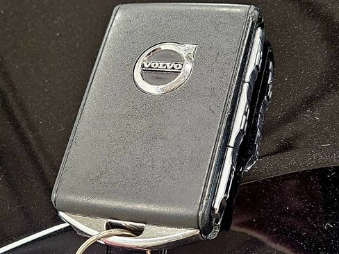 Used 2022 Volvo XC60 B5 R-Design w/ Advanced Package image 47