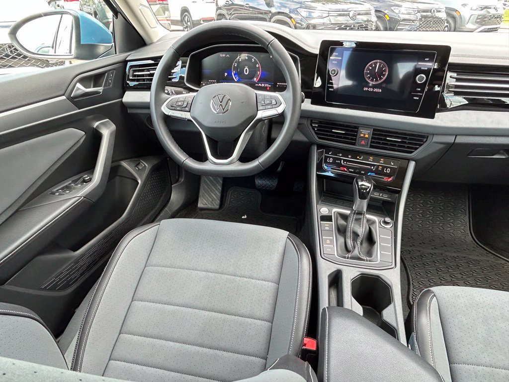 Used 2026 Volkswagen Jetta SE w/ Black Wheel Package FWD image 9