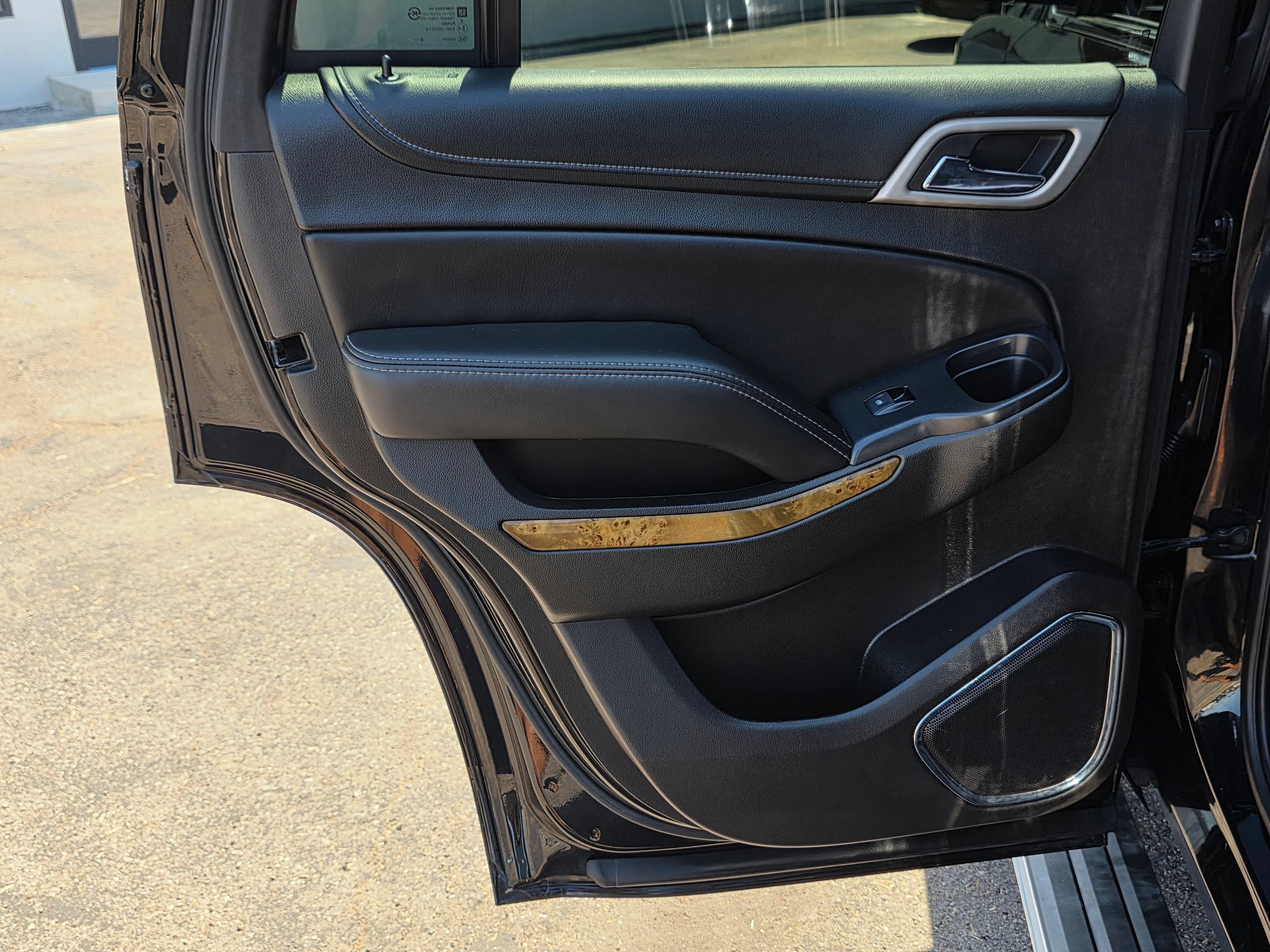 Used 2017 GMC Yukon Denali AWD/4WD image 27