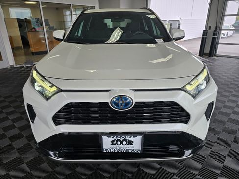 Used 2022 Toyota RAV4 SE w/ Convenience Package AWD/4WD image 8