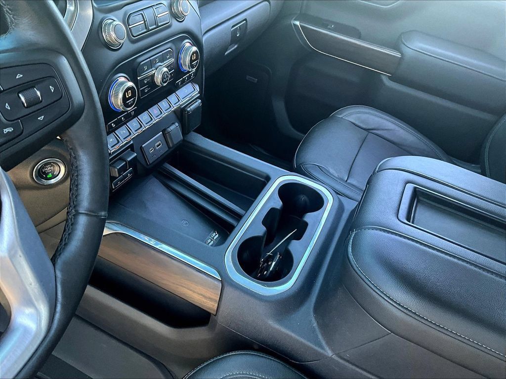 Used 2019 GMC Sierra 1500 SLT w/ SLT Premium Plus Package AWD/4WD image 21