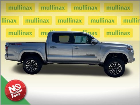 Used 2023 Toyota Tacoma TRD Sport image 2