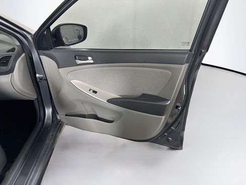 Used 2012 Hyundai Accent GLS FWD image 28