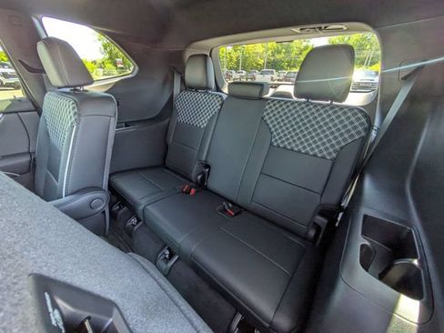 New 2026 GMC Acadia Denali w/ Super Cruise Package AWD/4WD image 29