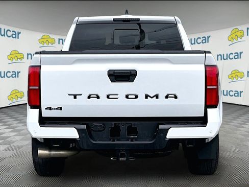 Used 2024 Toyota Tacoma TRD Sport w/ TRD Sport Upgrade Package image 5