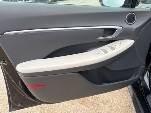Used 2025 Hyundai Sonata SEL FWD image 9