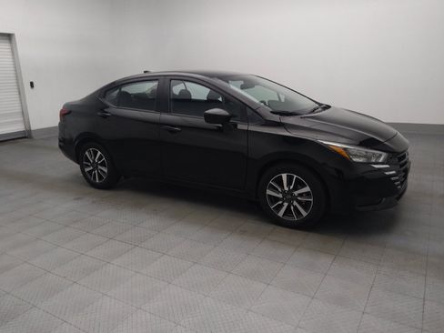 Used 2025 Nissan Versa SV FWD image 11