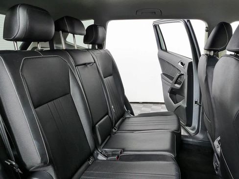 Certified 2023 Volkswagen Tiguan SE FWD image 18